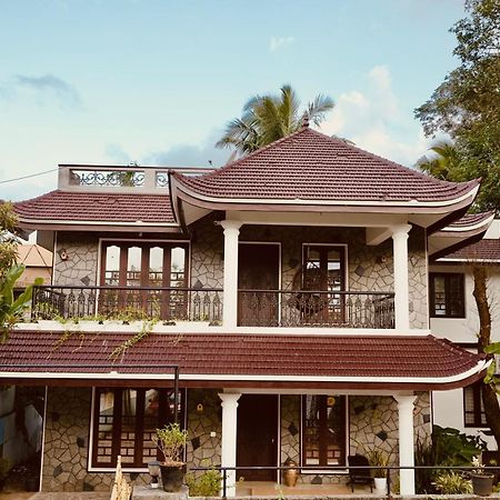 Daffodils Inn Alappuzha المظهر الخارجي الصورة