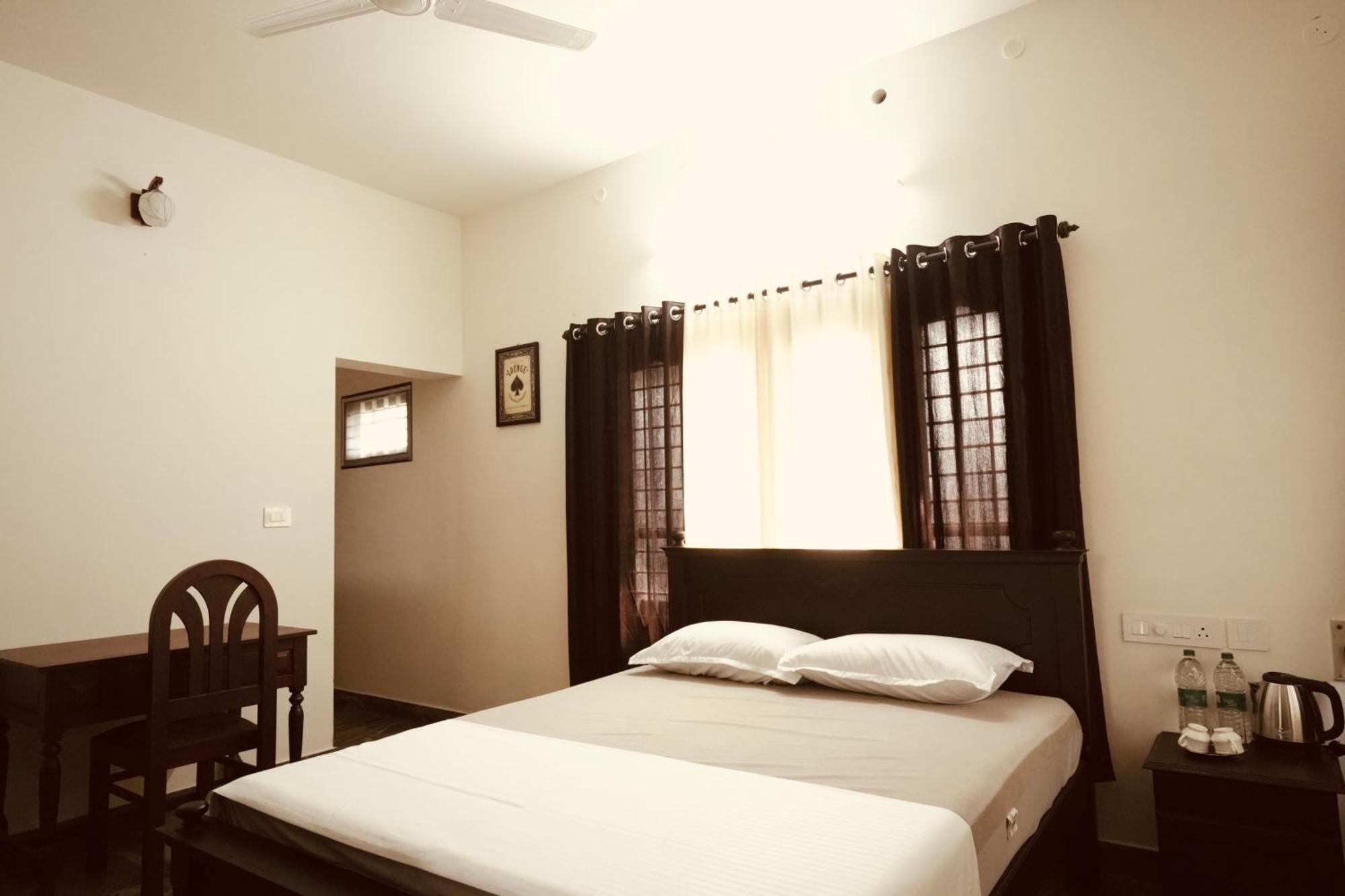 Daffodils Inn Alappuzha المظهر الخارجي الصورة